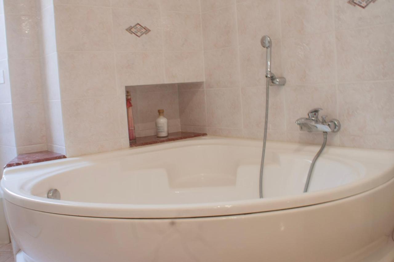 Blu Mare Apartment Альгеро Екстер'єр фото
