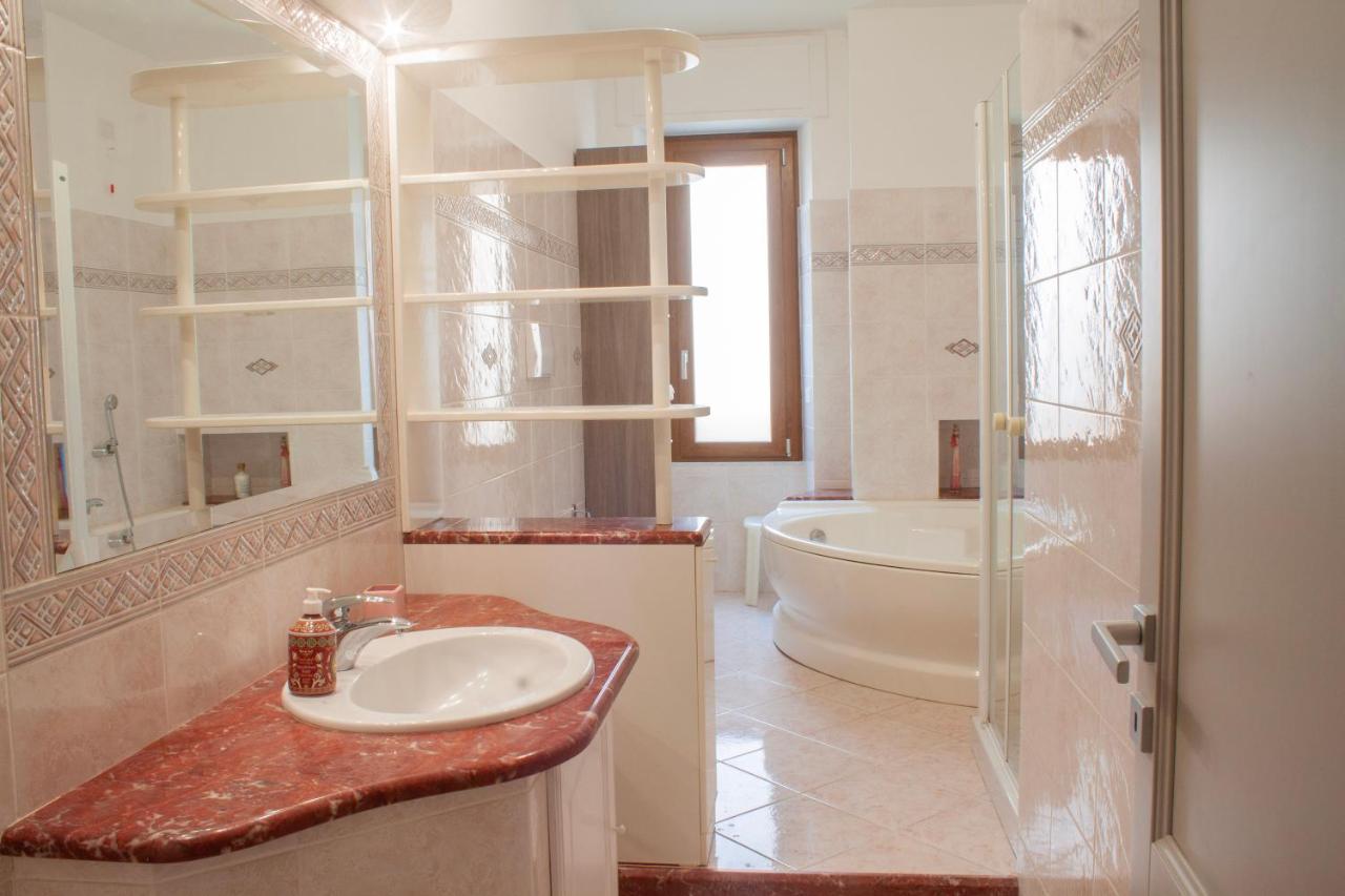 Blu Mare Apartment Альгеро Екстер'єр фото